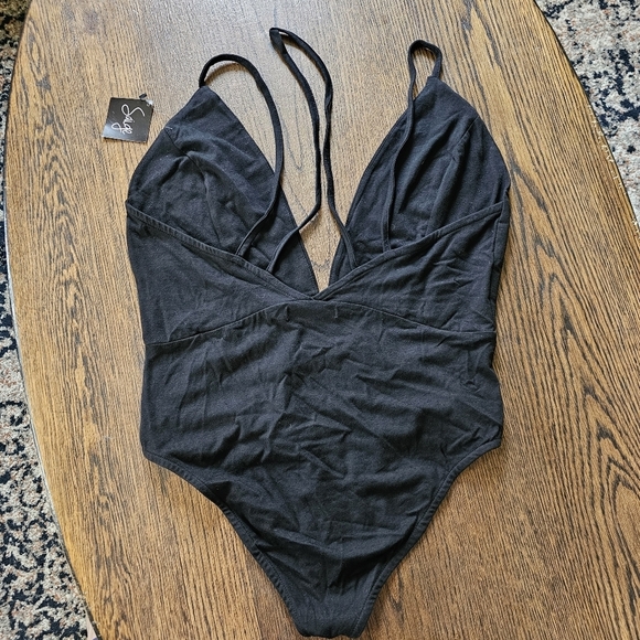 Haoduoyi Saige Black Plunge Strappy Bodysuit Size Womens XL NEW with Tags - Picture 6 of 13